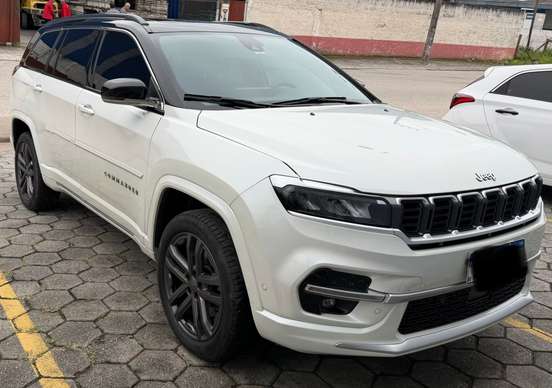 JEEP-COMMANDER-2024
