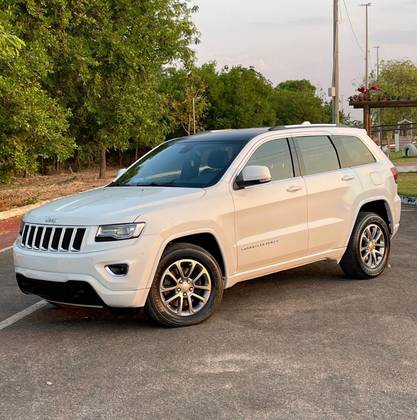 JEEP GRAND CHEROKEE 3.6 LAREDO 4X4 V6 24V GASOLINA 4P AUTOMÁTICO