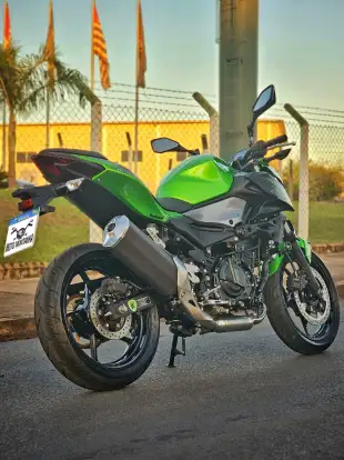 KAWASAKI-Z500-2025