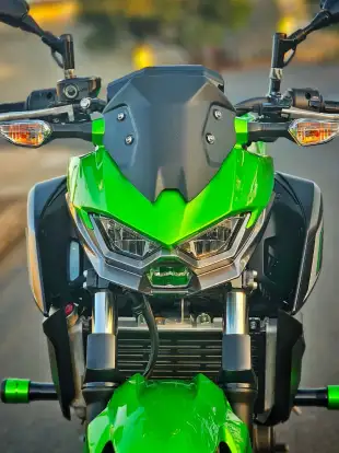 KAWASAKI-Z500-2025