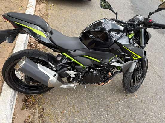 KAWASAKI-Z400-2022