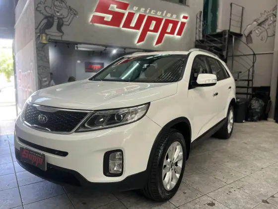 KIA SORENTO 2.4 16V GASOLINA EX AUTOMÁTICO KIA SORENTO 2.4 16V GASOLINA EX AUTOMÁTICO