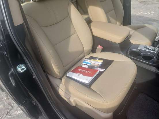 KIA-SORENTO-2010