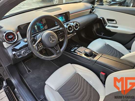 MERCEDES-BENZ-A 200-2019