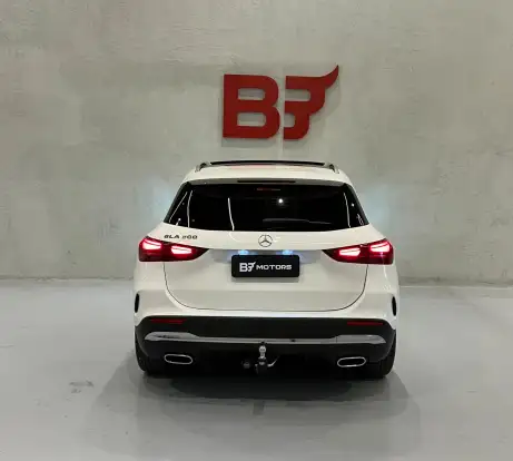 MERCEDES-BENZ-GLA 200-2025