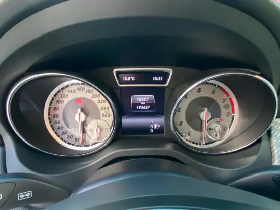 MERCEDES-BENZ-GLA 200-1.6 CGI ADVANCE 16V TURBO GASOLINA 4P AUTOMÁTICO MERCEDES-BENZ-GLA 200-2015
