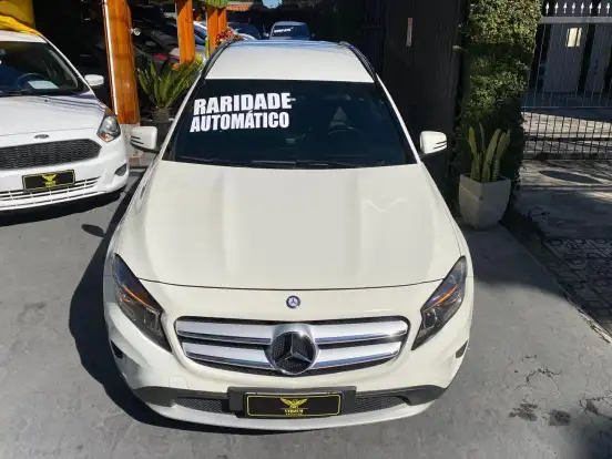 MERCEDES-BENZ-GLA 200-2015