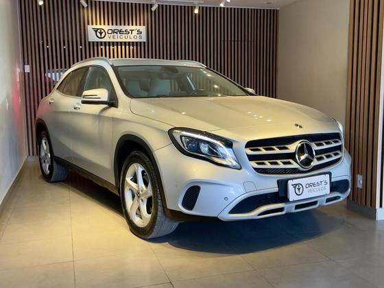 MERCEDES-BENZ GLA 200 1.6 CGI FLEX ADVANCE 7G-DCT