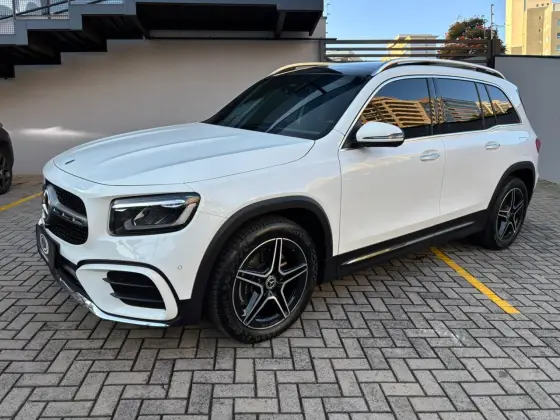 MERCEDES-BENZ GLB 220 2.0 MHEV AMG LINE 4MATIC 8G-DCT MERCEDES-BENZ GLB 220 2.0 MHEV AMG LINE 4MATIC 8G-DCT