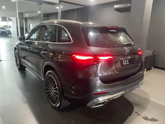 MERCEDES-BENZ-GLC 300-2025