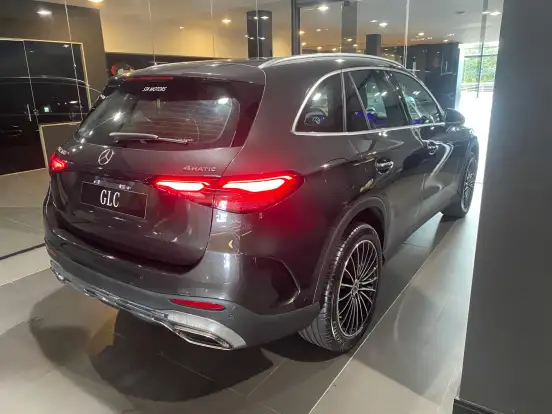 MERCEDES-BENZ-GLC 300-2025