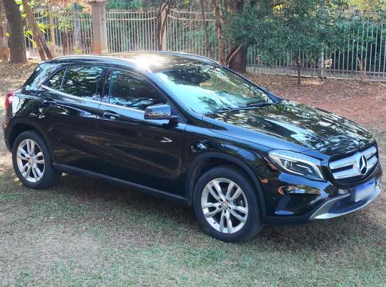 MERCEDES-BENZ-GLA 200-2015