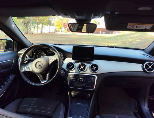 MERCEDES-BENZ-GLA 200-2015