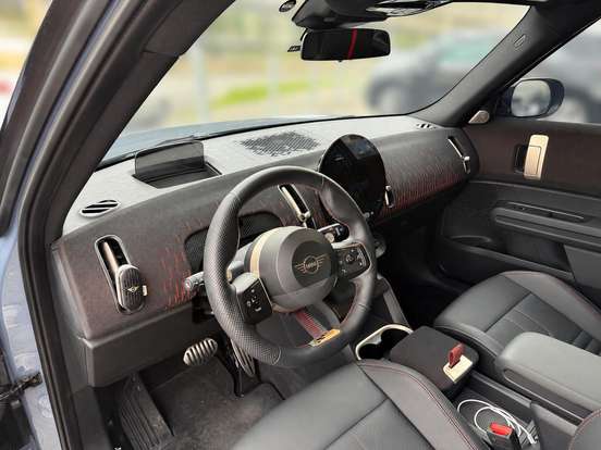 MINI-COUNTRYMAN-2025