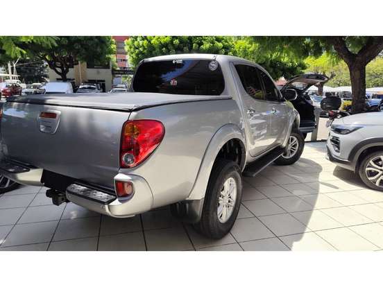 MITSUBISHI-L200 TRITON-2015