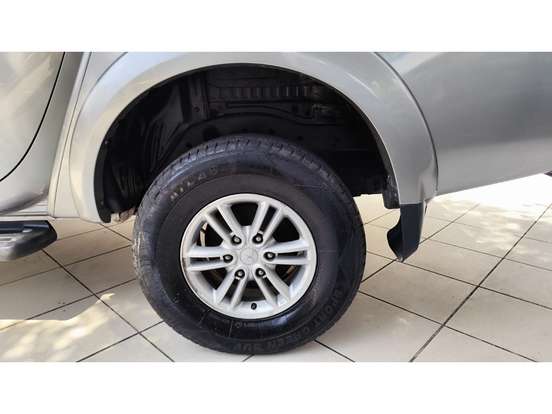 MITSUBISHI-L200 TRITON-2015