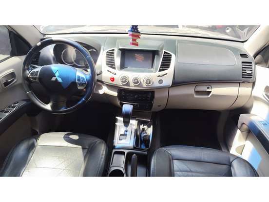 MITSUBISHI-L200 TRITON-2015