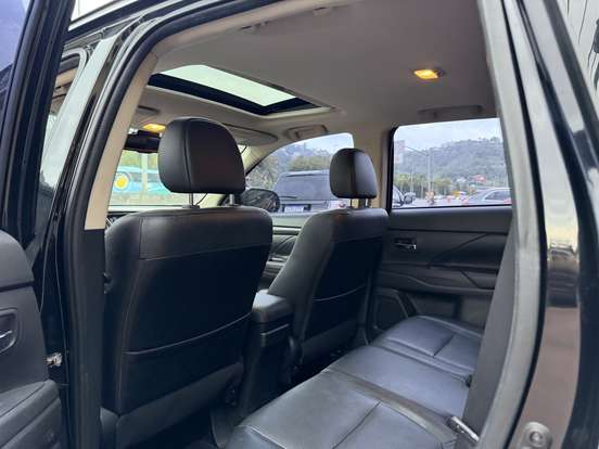 MITSUBISHI-OUTLANDER-2.0 16V GASOLINA 4P AUTOMÁTICO MITSUBISHI-OUTLANDER-2015