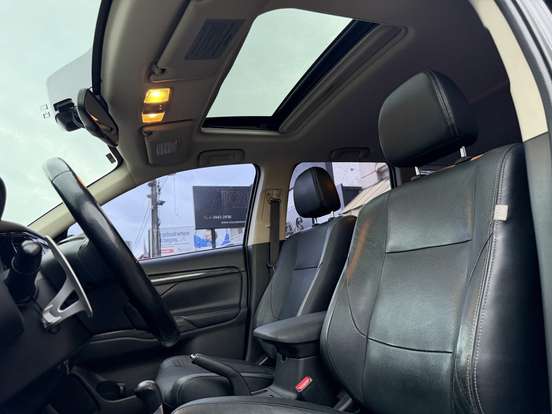 MITSUBISHI-OUTLANDER-2.0 16V GASOLINA 4P AUTOMÁTICO MITSUBISHI-OUTLANDER-2015
