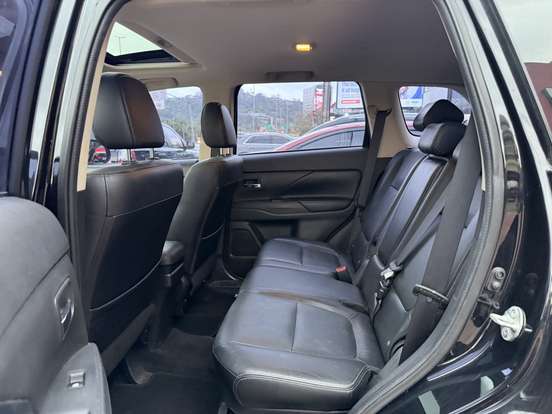 MITSUBISHI-OUTLANDER-2015