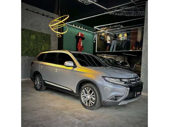MITSUBISHI-OUTLANDER-2.0 16V GASOLINA 4P AUTOMÁTICO MITSUBISHI-OUTLANDER-2015