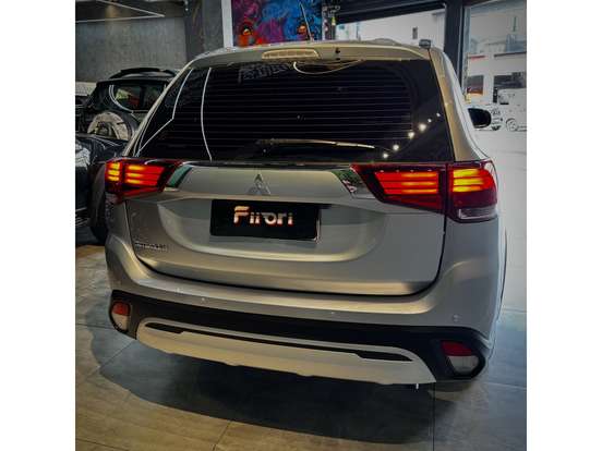 MITSUBISHI-OUTLANDER-2.0 16V GASOLINA 4P AUTOMÁTICO MITSUBISHI-OUTLANDER-2015