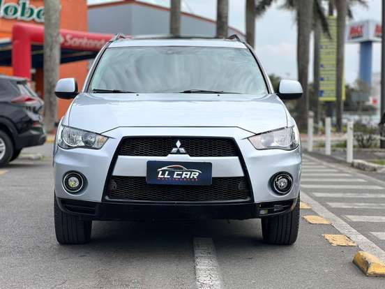 MITSUBISHI-OUTLANDER-2011