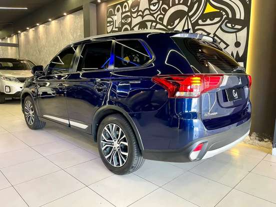 MITSUBISHI-OUTLANDER-2017