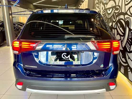 MITSUBISHI-OUTLANDER-2017