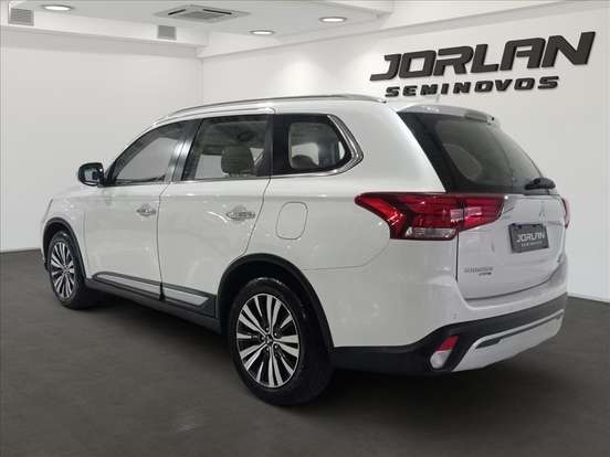 MITSUBISHI-OUTLANDER-2.2 MIVEC DI-D DIESEL HPE-S AWD AUTOMÁTICO MITSUBISHI-OUTLANDER-2021