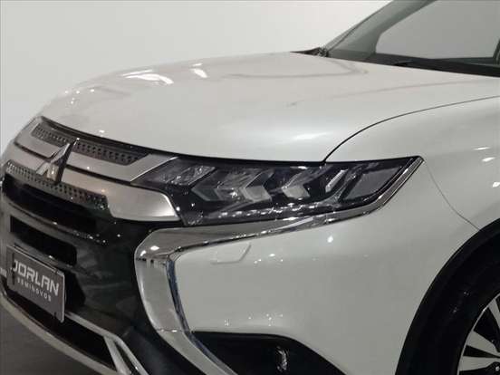 MITSUBISHI-OUTLANDER-2.2 MIVEC DI-D DIESEL HPE-S AWD AUTOMÁTICO MITSUBISHI-OUTLANDER-2021