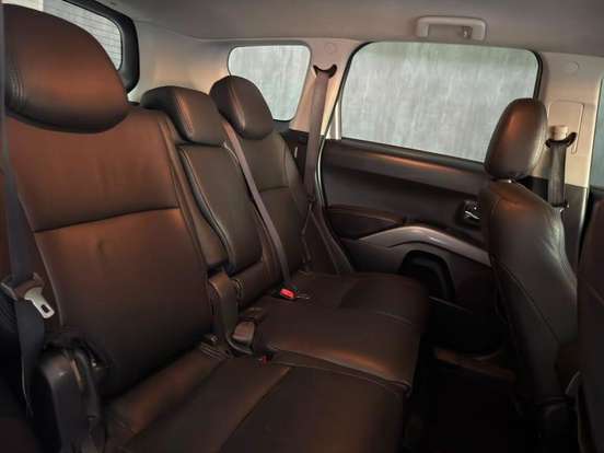 MITSUBISHI-OUTLANDER-2.4 4X4 16V GASOLINA 4P AUTOMÁTICO MITSUBISHI-OUTLANDER-2010