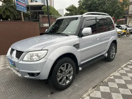 MITSUBISHI PAJERO TR4 2.0 4X2 16V 140CV FLEX 4P MANUAL MITSUBISHI PAJERO TR4 2.0 4X2 16V 140CV FLEX 4P MANUAL