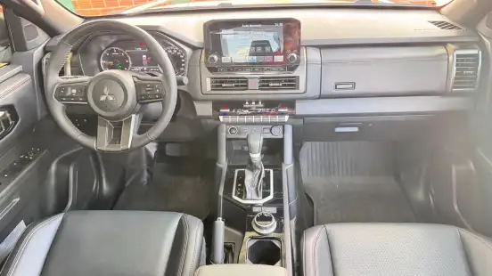 MITSUBISHI-TRITON-2025