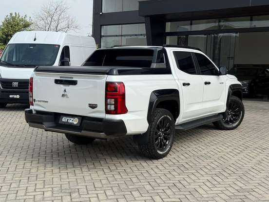 MITSUBISHI-TRITON-2.4 BITURBO DIESEL CD KATANA 4X4 AUTOMÁTICO MITSUBISHI-TRITON-2025