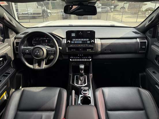 MITSUBISHI-TRITON-2.4 BITURBO DIESEL CD KATANA 4X4 AUTOMÁTICO MITSUBISHI-TRITON-2025
