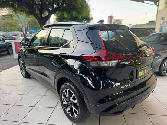 NISSAN-KICKS-2022