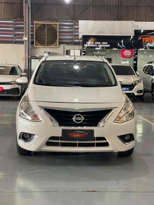 NISSAN-VERSA-2019