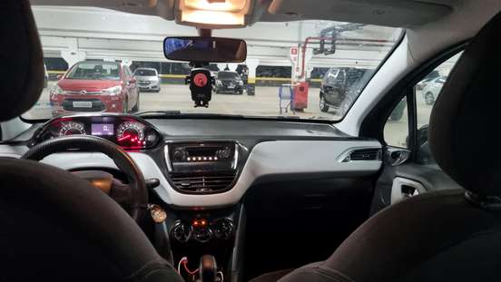 PEUGEOT-208-2013