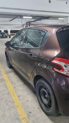 PEUGEOT-208-2013