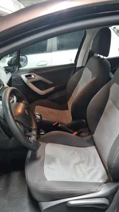 PEUGEOT-208-2013