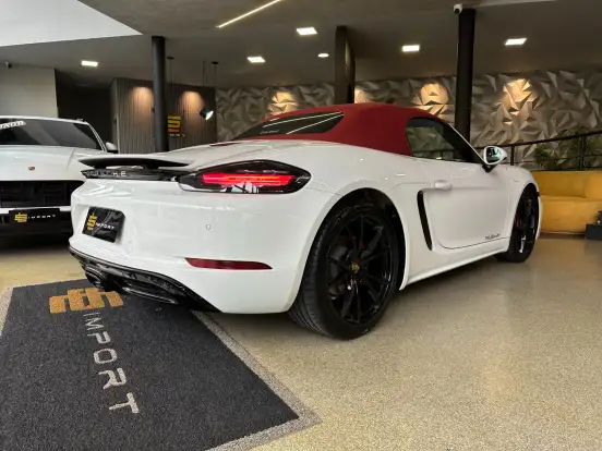 PORSCHE-718-2019