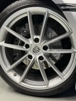 PORSCHE-911-2024