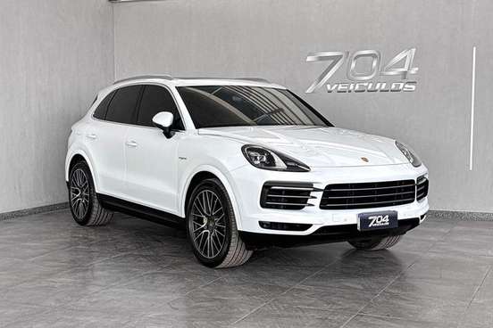 PORSCHE-CAYENNE-2020