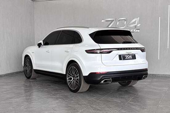 PORSCHE-CAYENNE-2020