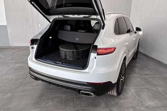 PORSCHE-CAYENNE-2020