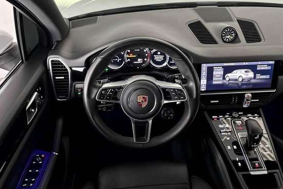 PORSCHE-CAYENNE-2020