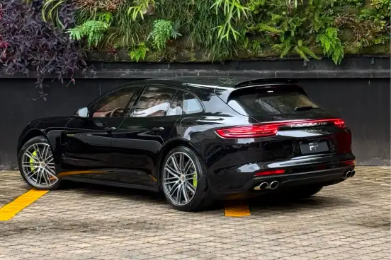 PORSCHE-PANAMERA-2018
