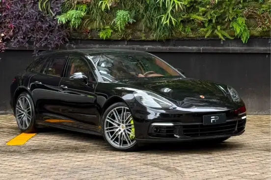 PORSCHE-PANAMERA-2018