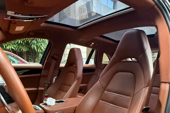 PORSCHE-PANAMERA-2018